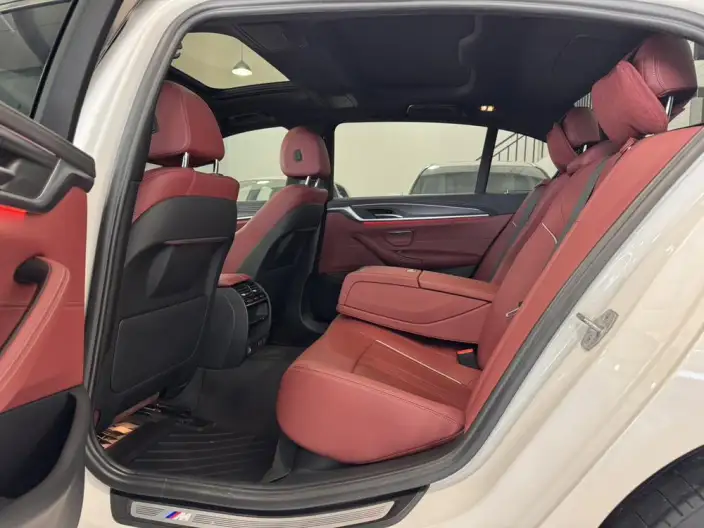BMW 5 Series PHEV 2022 Model 535Le Luxury Set – фото 20