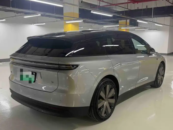 Li Auto i6 2025 Model 4WD Standard Edition – фото 3
