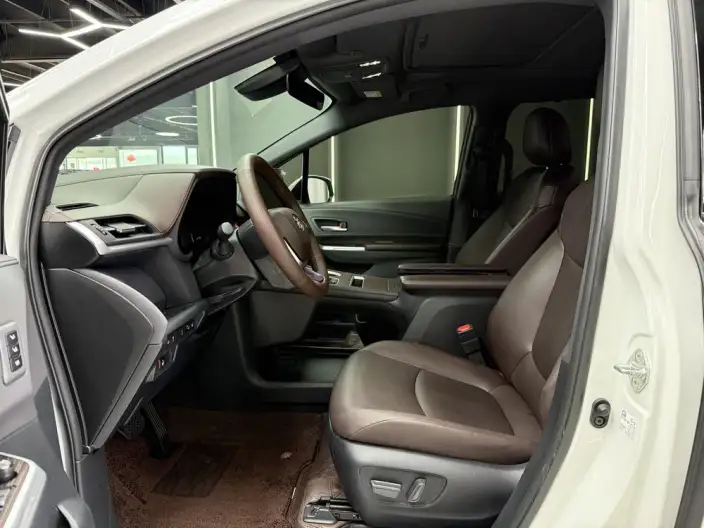 Granvia 2024 Model Intelligent Hybrid 2.5L 4WD Noble PLUS Edition – фото 11