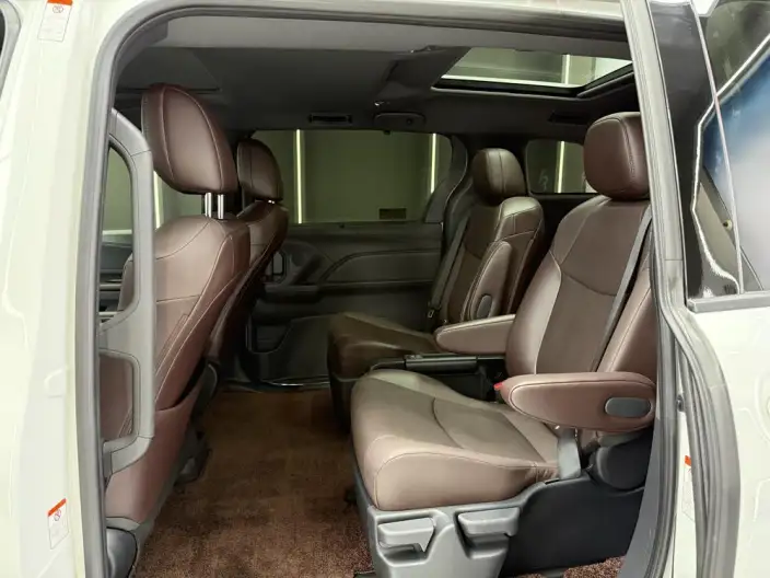 Granvia 2024 Model Intelligent Hybrid 2.5L 4WD Noble PLUS Edition – фото 13