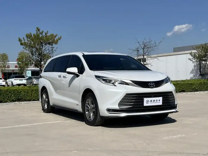 Toyota Sienna 2024 Model Hybrid 2.5L 4WD Premium Edition – фото 3