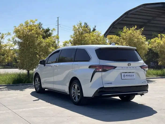 Toyota Sienna 2024 Model Hybrid 2.5L 4WD Premium Edition – фото 5