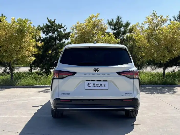 Toyota Sienna 2024 Model Hybrid 2.5L 4WD Premium Edition – фото 6