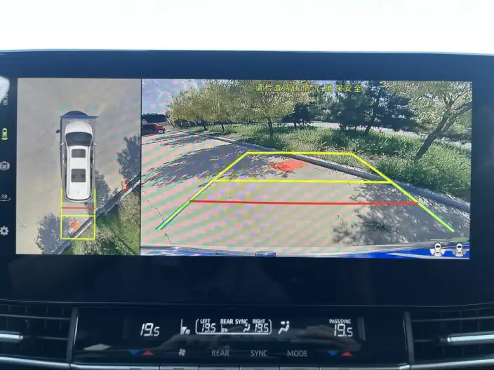 Toyota Sienna 2024 Model Hybrid 2.5L 4WD Premium Edition – фото 10