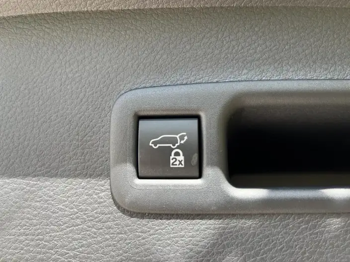 Toyota Sienna 2024 Model Hybrid 2.5L 4WD Premium Edition – фото 15