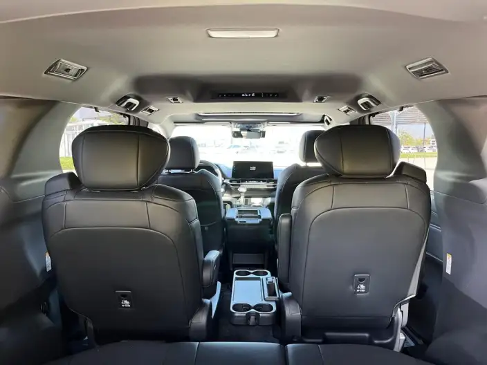 Toyota Sienna 2024 Model Hybrid 2.5L 4WD Premium Edition – фото 16