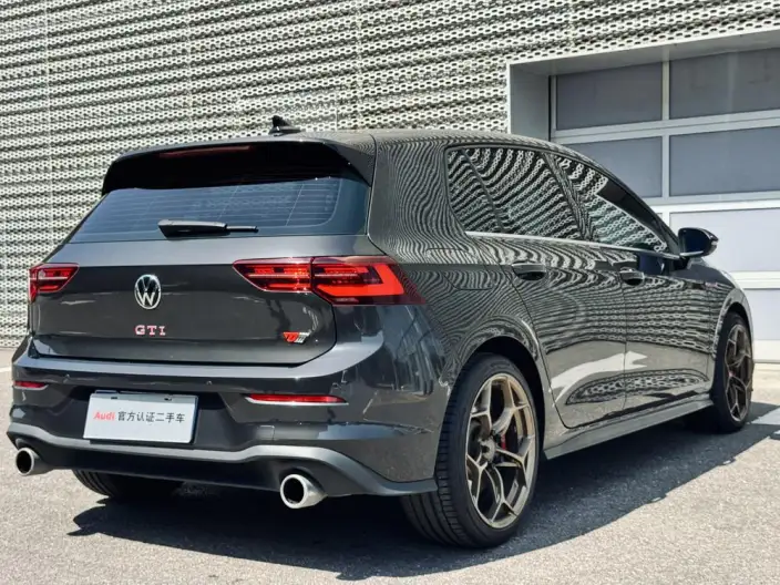 Volkswagen Golf GTI 2023 Model 380TSI DSG GTI – фото 3