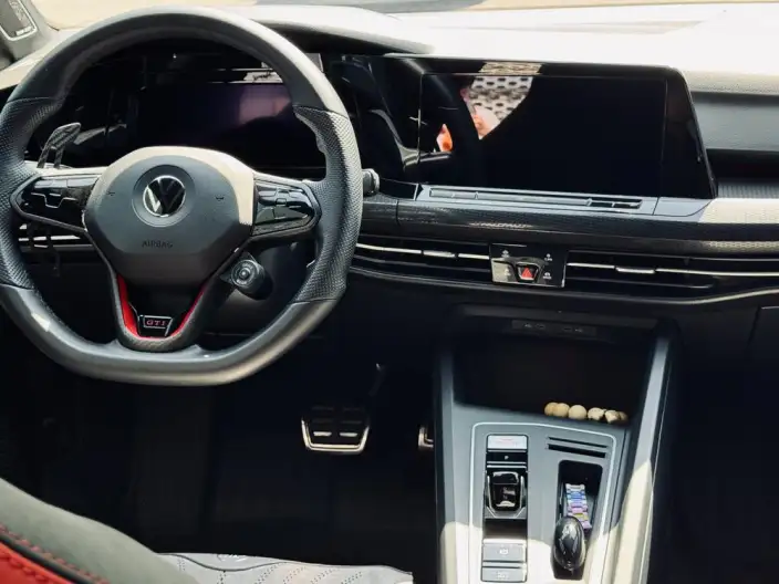 Volkswagen Golf GTI 2023 Model 380TSI DSG GTI – фото 12