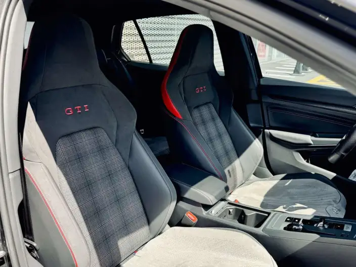 Volkswagen Golf GTI 2023 Model 380TSI DSG GTI – фото 17
