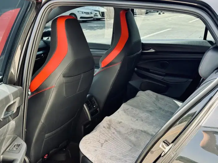 Volkswagen Golf GTI 2023 Model 380TSI DSG GTI – фото 18