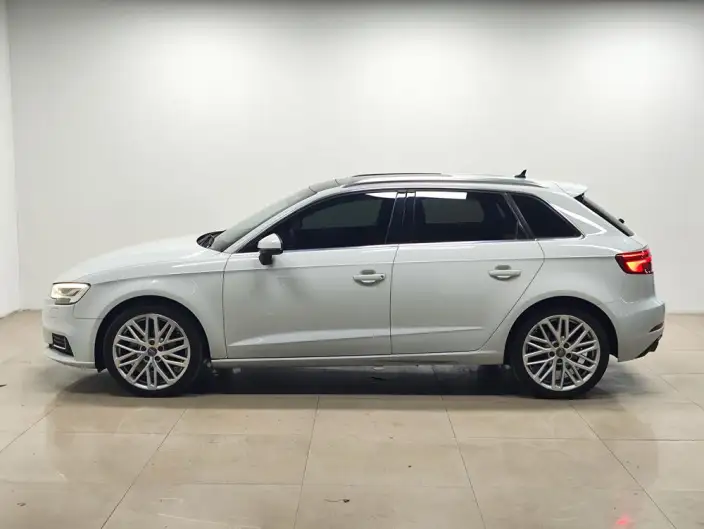 Audi A3 2020 Model Sportback 35 TFSI Fashion Model China VI – фото 4