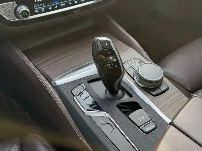 BMW 5 Series 2020 Model 530Li Exclusive Model Luxury Set – фото 15