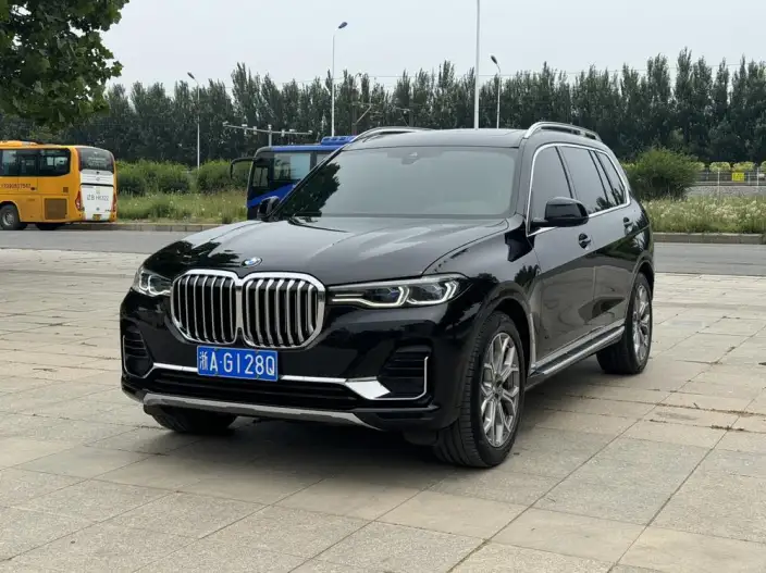 BMW X7 2021 Model xDrive40i Exclusive Model Luxury Set – фото 1