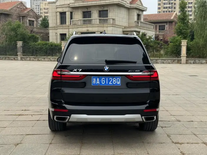 BMW X7 2021 Model xDrive40i Exclusive Model Luxury Set – фото 4