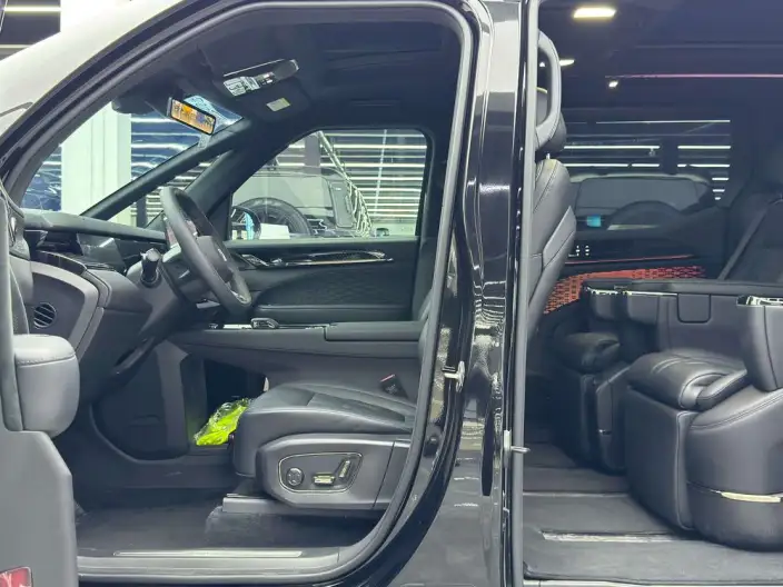 ZEEKR 009 2024 Model VI seat Executive Edition 4WD 108kWh – фото 22