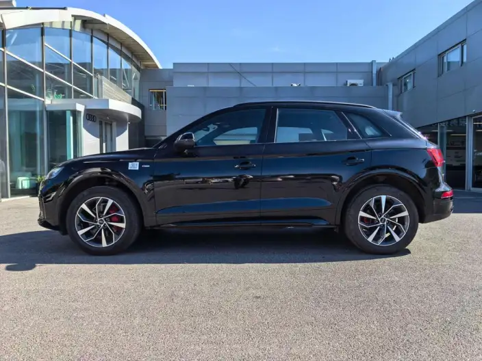 Audi Q5L 2025 Model 40TFSI Luxury Dynamic Model – фото 4