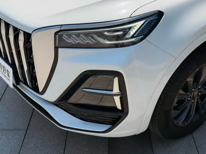 Hongqi HS5 2023 Model 2.0T Flag Xiang Pro Edition – фото 6