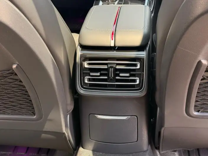 Hongqi HS5 2023 Model 2.0T Flag Xiang Pro Edition – фото 8