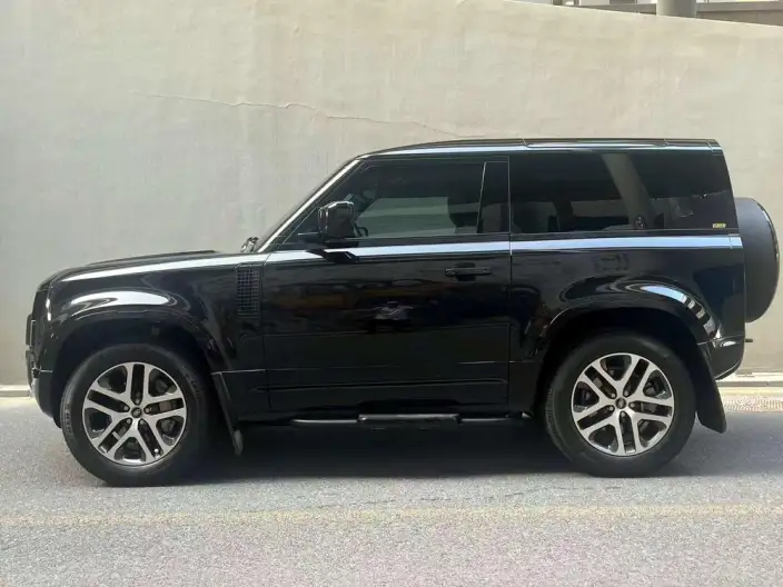 Land Rover Defender 2023 Model 90 3.0T P400 XS