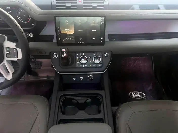 Land Rover Defender 2023 Model 90 3.0T P400 XS – фото 7