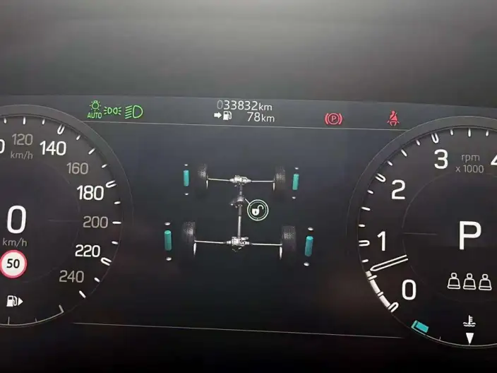 Land Rover Defender 2023 Model 90 3.0T P400 XS – фото 10