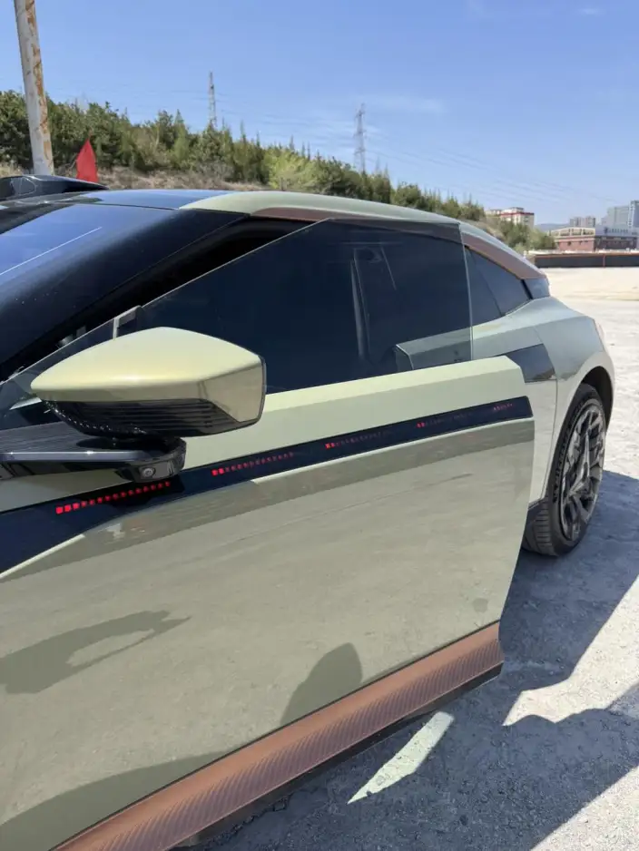 HiPhi Z 2023 Model 4 seat Edition – фото 7