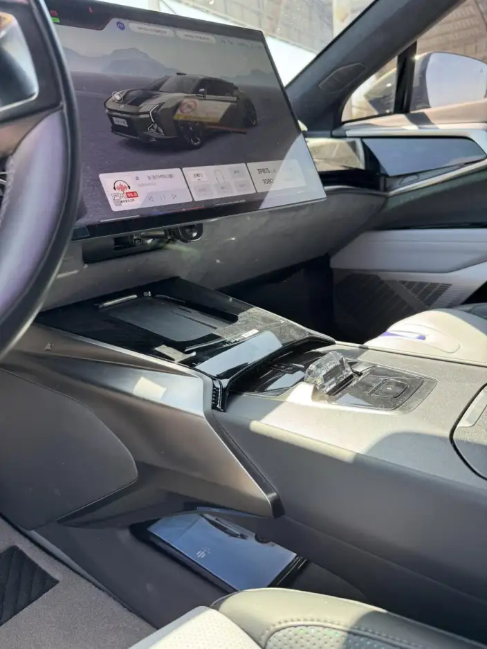 HiPhi Z 2023 Model 4 seat Edition – фото 10