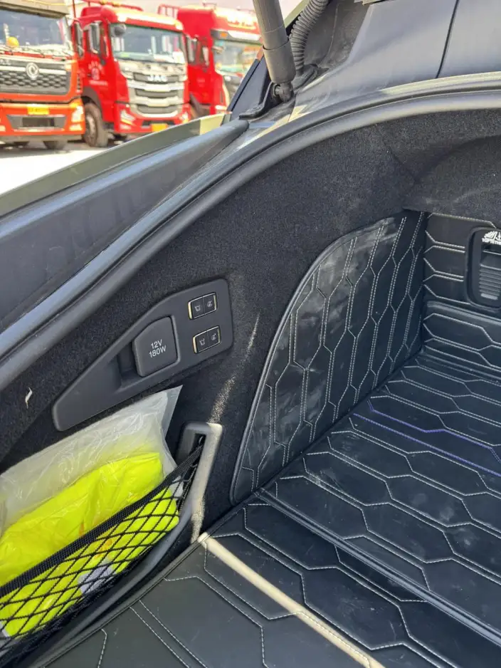 HiPhi Z 2023 Model 4 seat Edition – фото 14