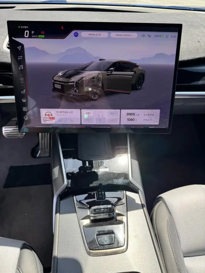 HiPhi Z 2023 Model 4 seat Edition – фото 20