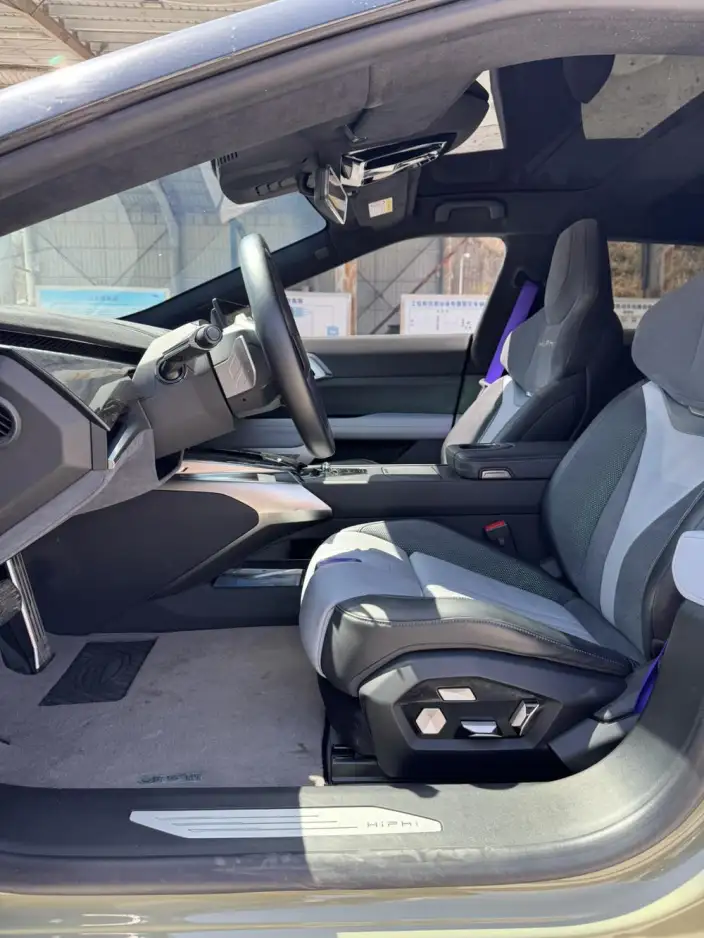 HiPhi Z 2023 Model 4 seat Edition – фото 25