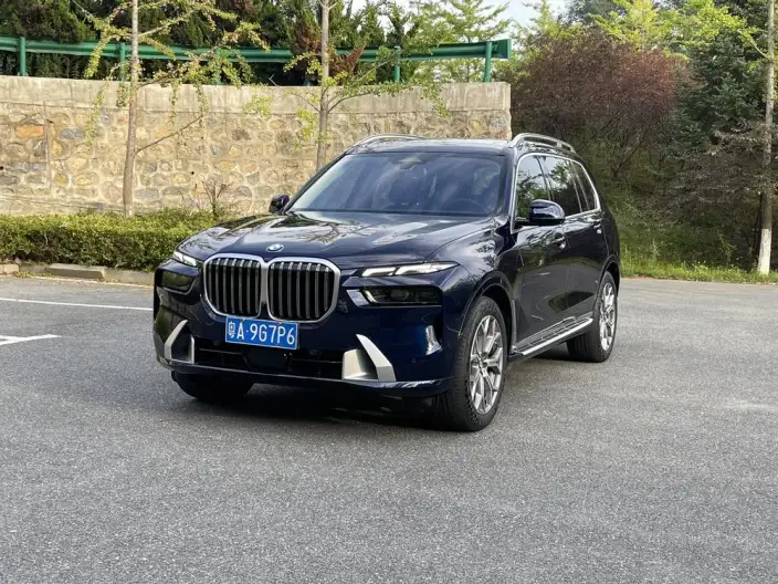 BMW X7 2023 Model xDrive40i Leading Model Luxury Set – фото 1