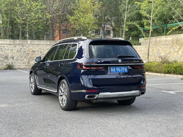 BMW X7 2023 Model xDrive40i Leading Model Luxury Set – фото 3