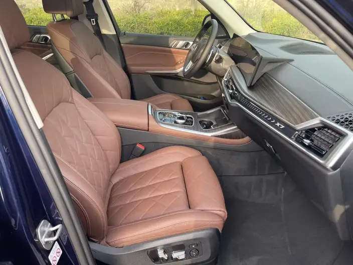 BMW X7 2023 Model xDrive40i Leading Model Luxury Set – фото 8