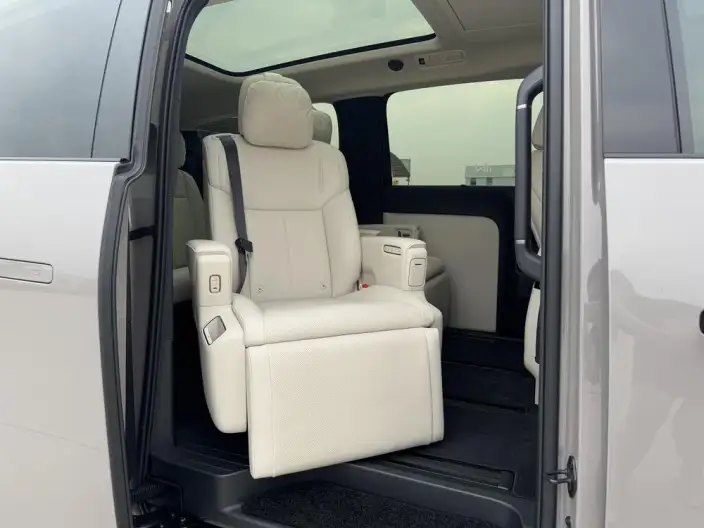 Li Auto MEGA 2025 Model Home Family Special Edition – фото 12