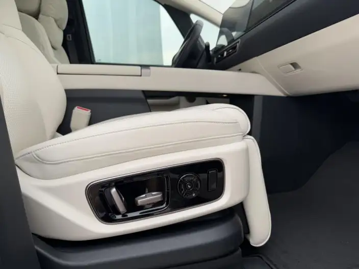 Li Auto MEGA 2025 Model Home Family Special Edition – фото 16
