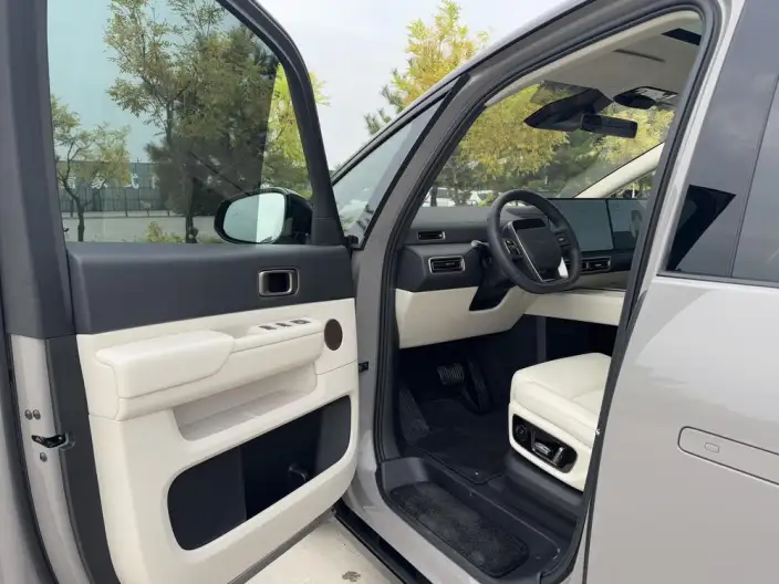 Li Auto MEGA 2025 Model Home Family Special Edition – фото 32