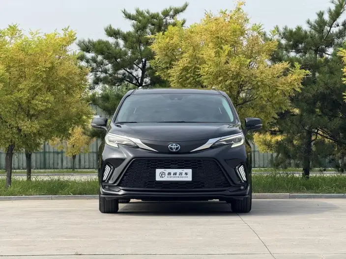 Granvia 2023 Model Intelligent Hybrid 2.5L Comfort Edition – фото 2