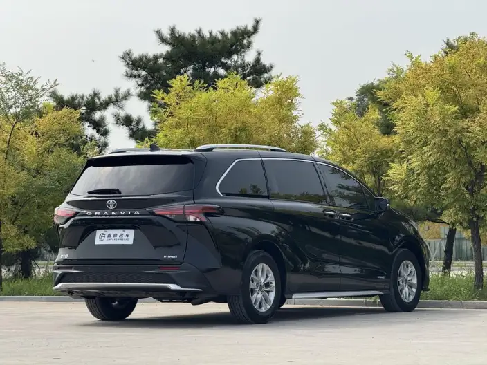 Granvia 2023 Model Intelligent Hybrid 2.5L Comfort Edition – фото 6