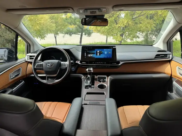 Granvia 2023 Model Intelligent Hybrid 2.5L Comfort Edition – фото 14