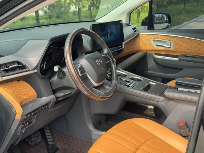 Granvia 2023 Model Intelligent Hybrid 2.5L Comfort Edition – фото 27