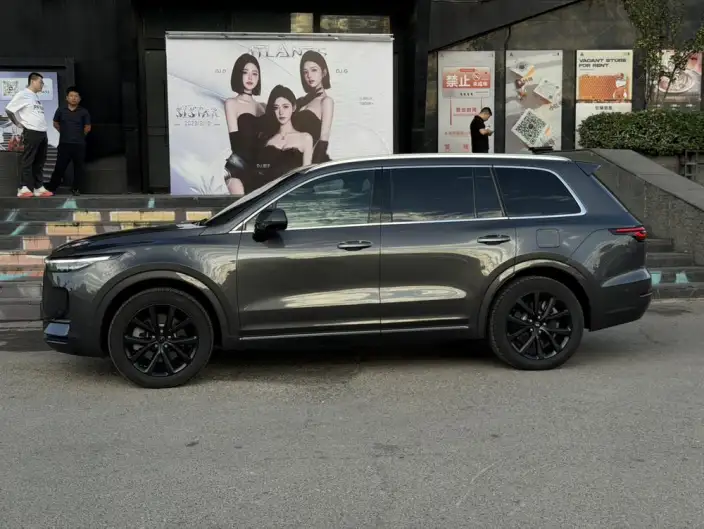 Li Auto ONE 2021 Model Extended Range 6 seat Edition – фото 3
