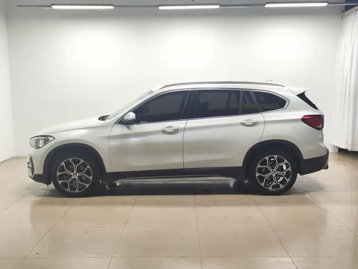 BMW X1 2022 Model sDrive20Li Exclusive Model – фото 4
