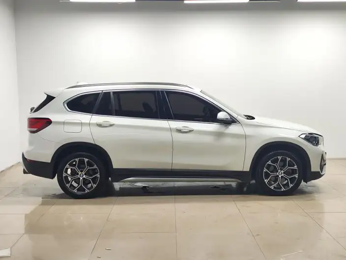 BMW X1 2022 Model sDrive20Li Exclusive Model – фото 8
