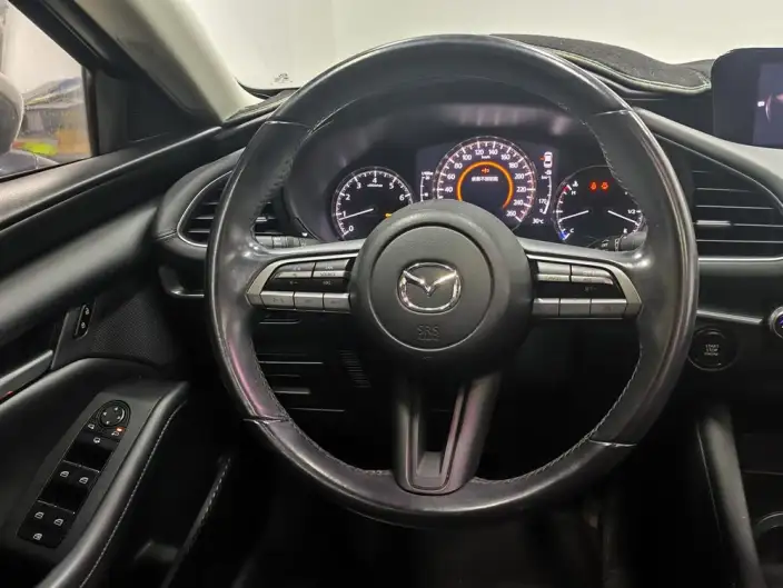 Mazda3 Axela 2020 Model 1.5L Automatic Zhi Model Edition – фото 16