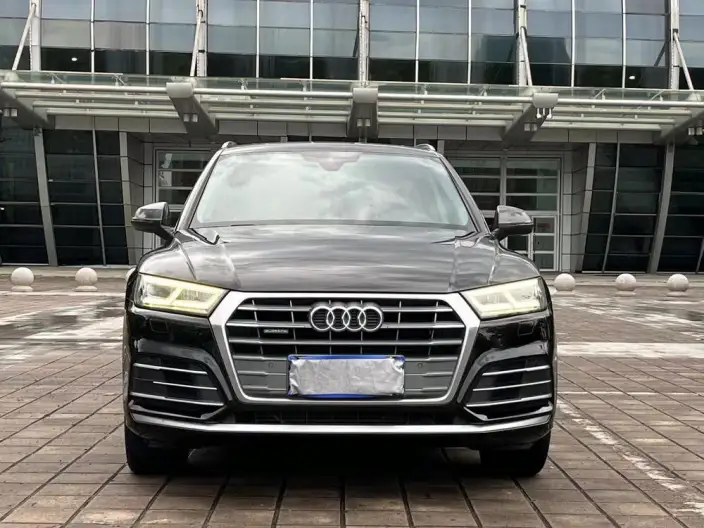 Audi Q5L 2020 Model 40 TFSI Rong Xiang Fashion Model – фото 2