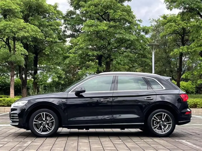 Audi Q5L 2020 Model 40 TFSI Rong Xiang Fashion Model – фото 3