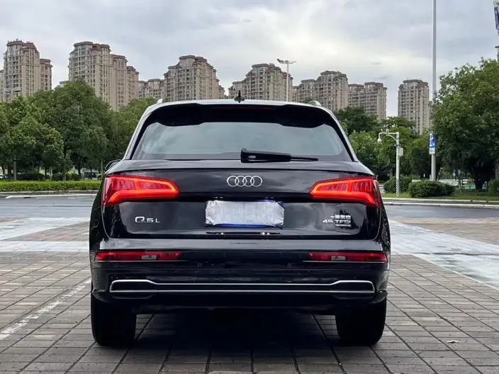 Audi Q5L 2020 Model 40 TFSI Rong Xiang Fashion Model – фото 5