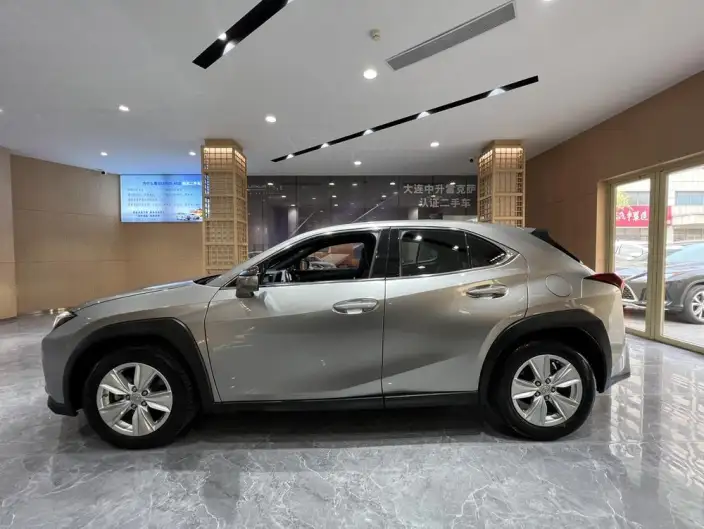 Lexus UX 2022 Model 260h Tan · Fun Edition – фото 3