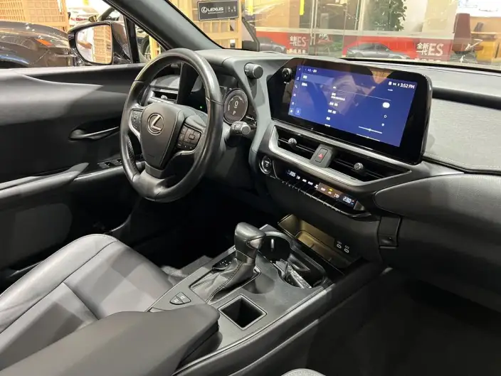 Lexus UX 2022 Model 260h Tan · Fun Edition – фото 13