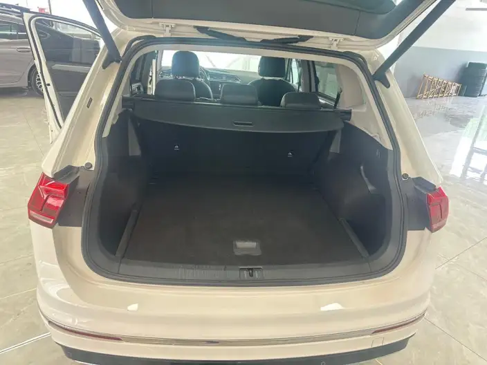 Volkswagen Tiguan L 2020 Model 330TSI Automatic 2WD R-Line Ultimate Edition China VI – фото 9